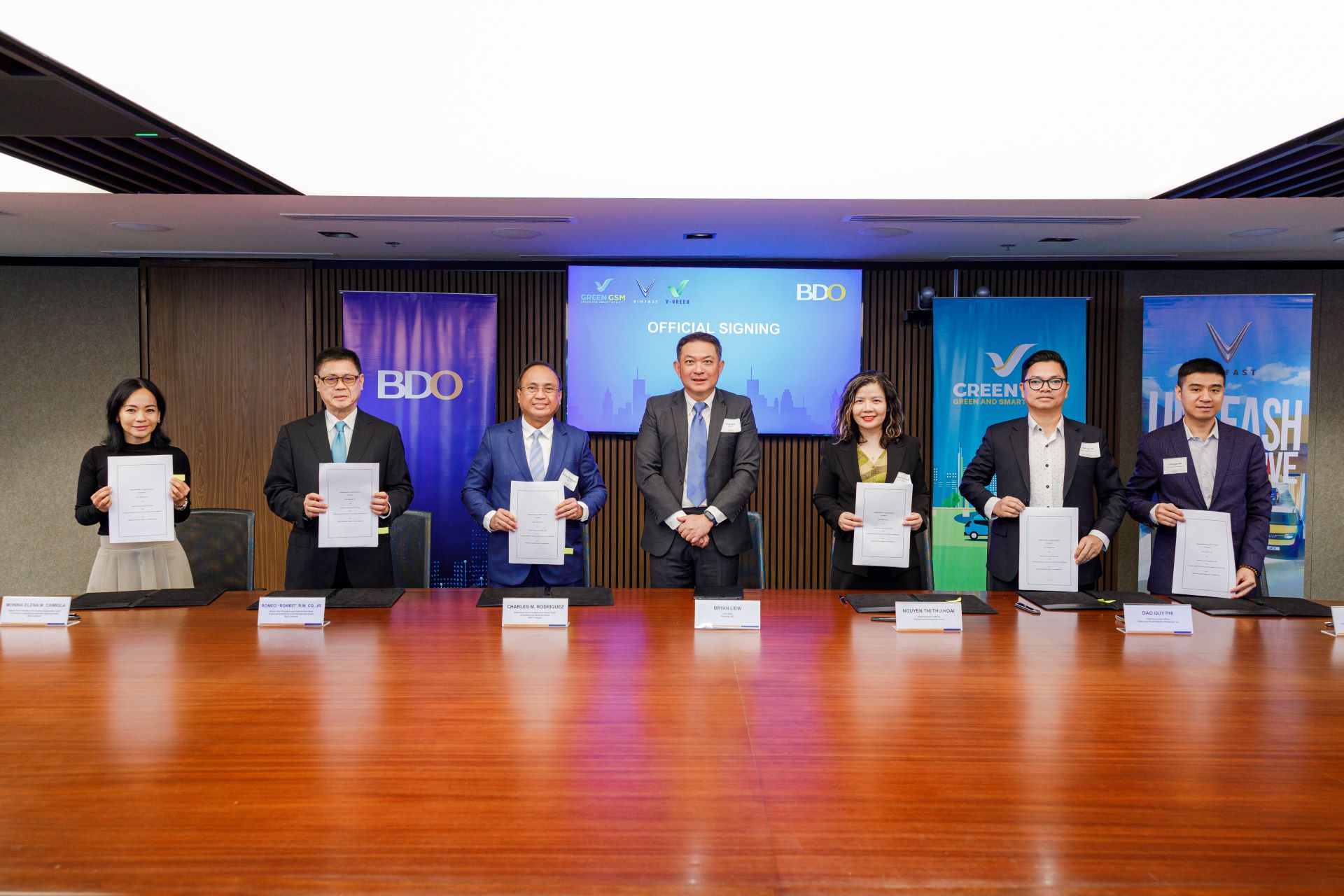 VinFast Philippines, V-Green, and Green GSM Philippines seal strategic partnership with BDO Unibank to drive e-mobility in the Philippines 1 Representatives of VinFast, V-Green, Green GSM Philippines, and BDO Bank at the signing ceremony of the Memorandum of Understanding between the parties.