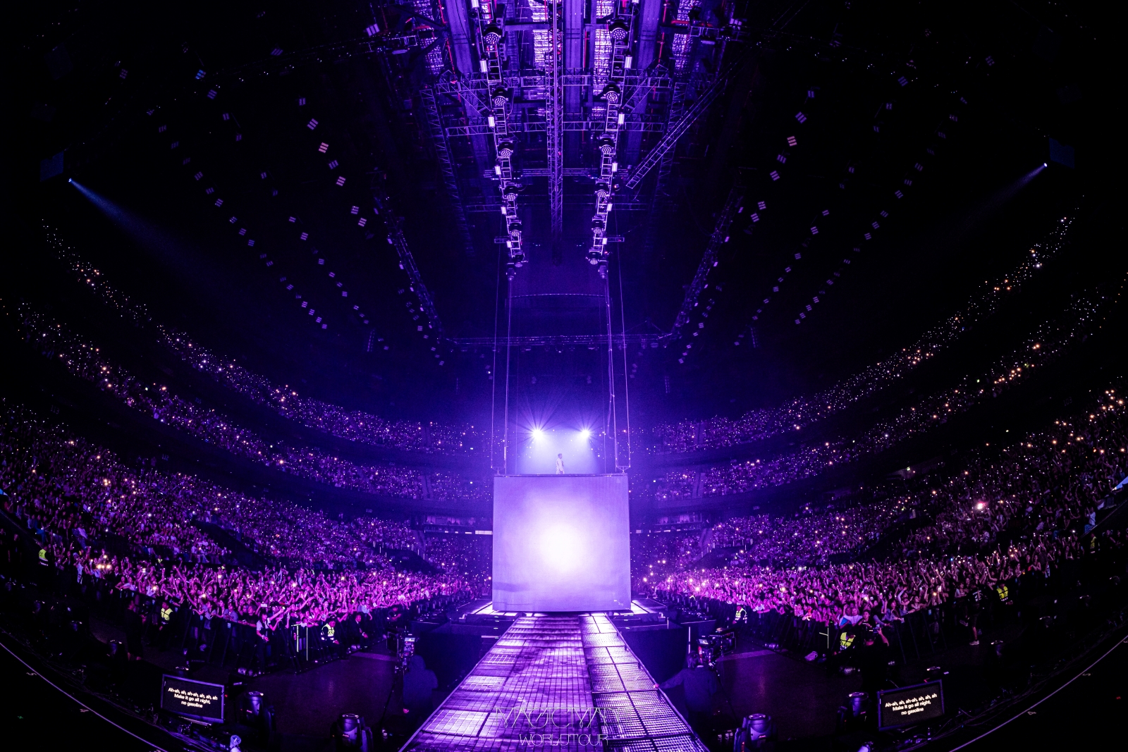 Jackson Wang Ignites Galaxy Arena with 3 Nights of Jackson Wang MAGICMAN 2 World Tour 2025-2026 in Macau Presented by Galaxy Macau™ 3 Music lovers were enthralled by Jackson’s electrifying performance and dazzling stagecraft at Galaxy Arena