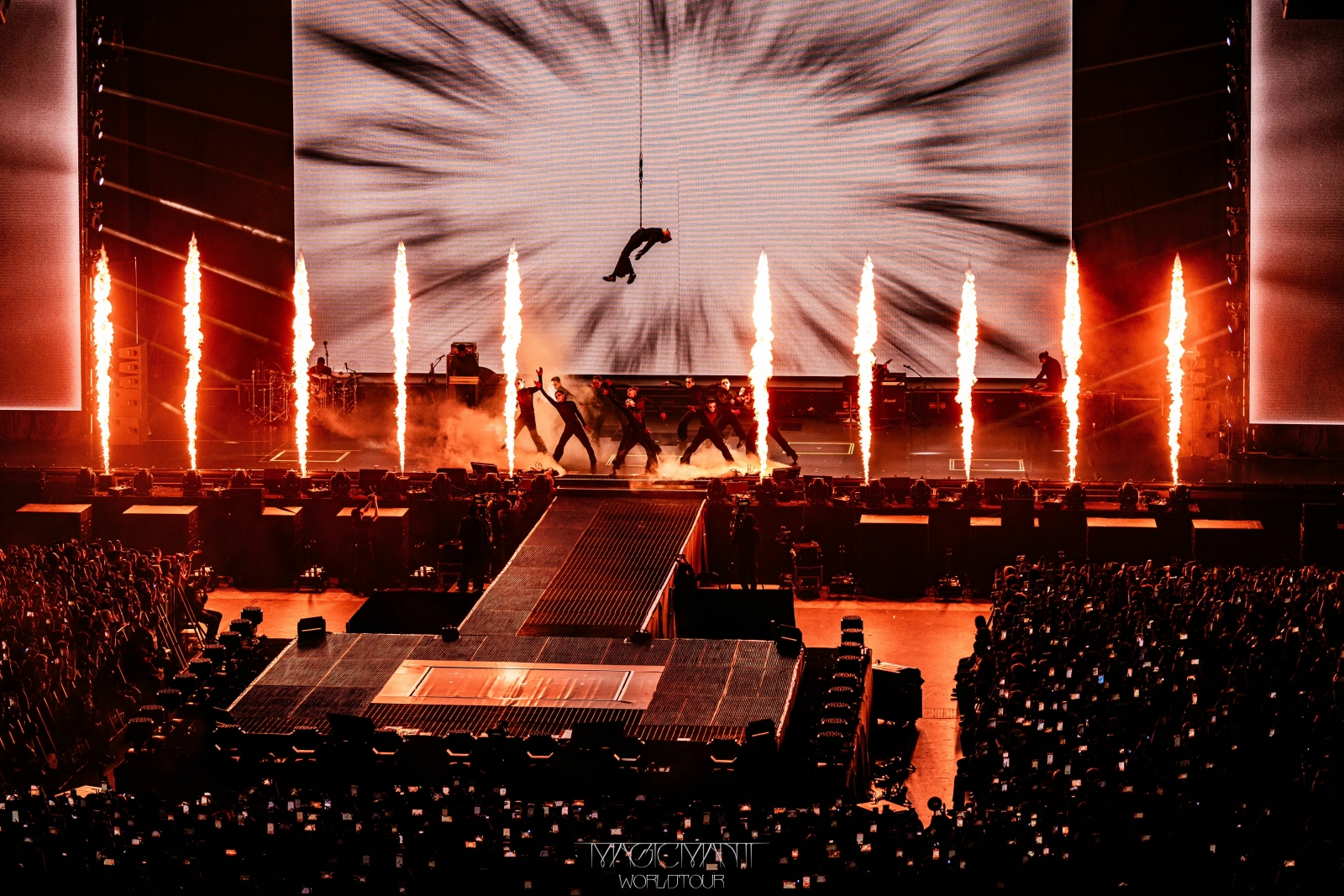 Jackson Wang Ignites Galaxy Arena with 3 Nights of Jackson Wang MAGICMAN 2 World Tour 2025-2026 in Macau Presented by Galaxy Macau™ 2 Jackson Wang MAGICMAN 2 World Tour 2025-2026 in Macau Presented by Galaxy Macau™ concluded with three nights of packed shows at Galaxy Arena, captivating close to 35,000 die-hard fans and spectators.