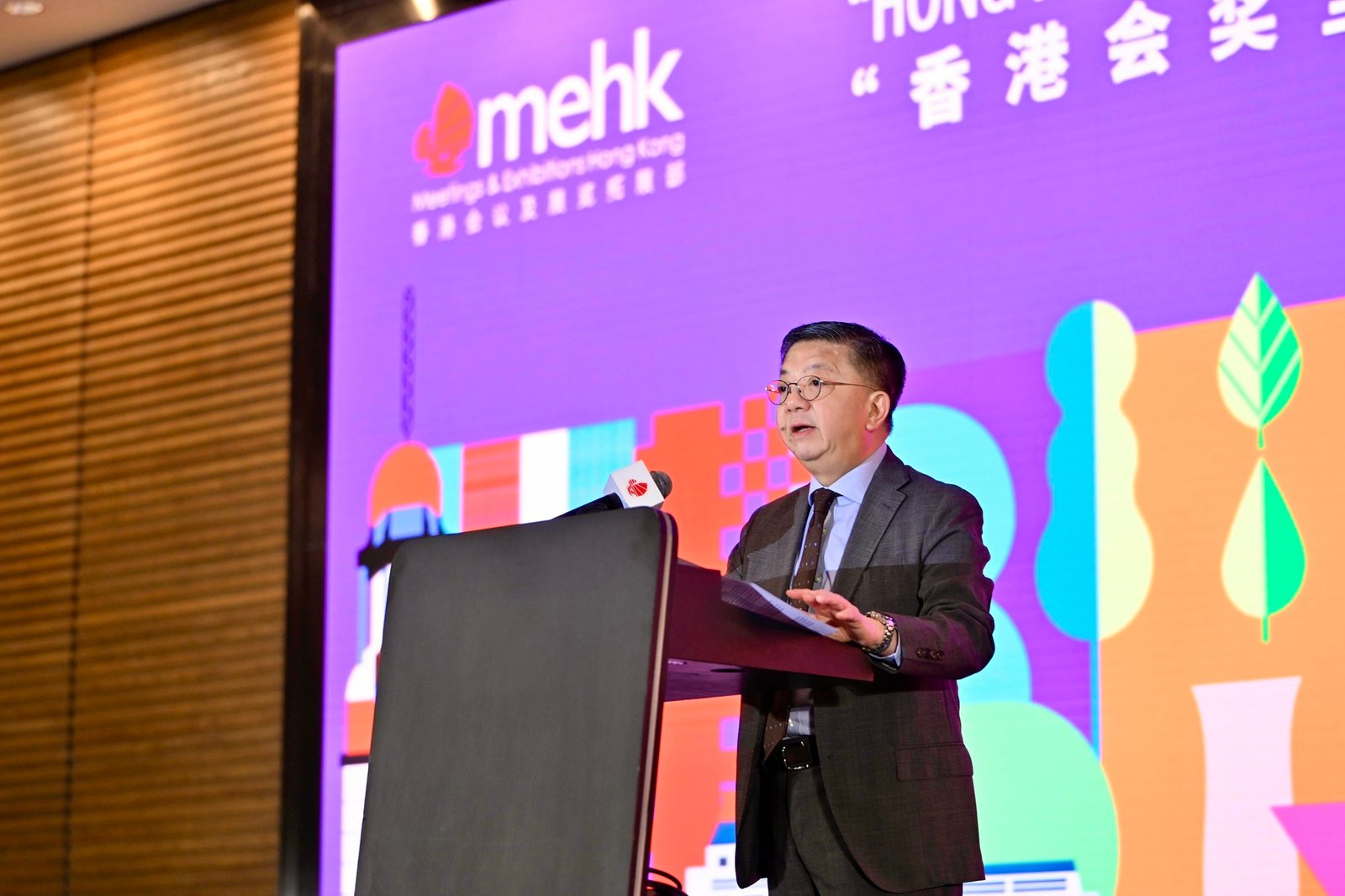 Hong Kong Tourism Board Remixes Business Events with World-Class Gastronomy at Wine & Dine Festival 6 Anthony Lau, Executive Director of the HKTB, delivers opening remarks