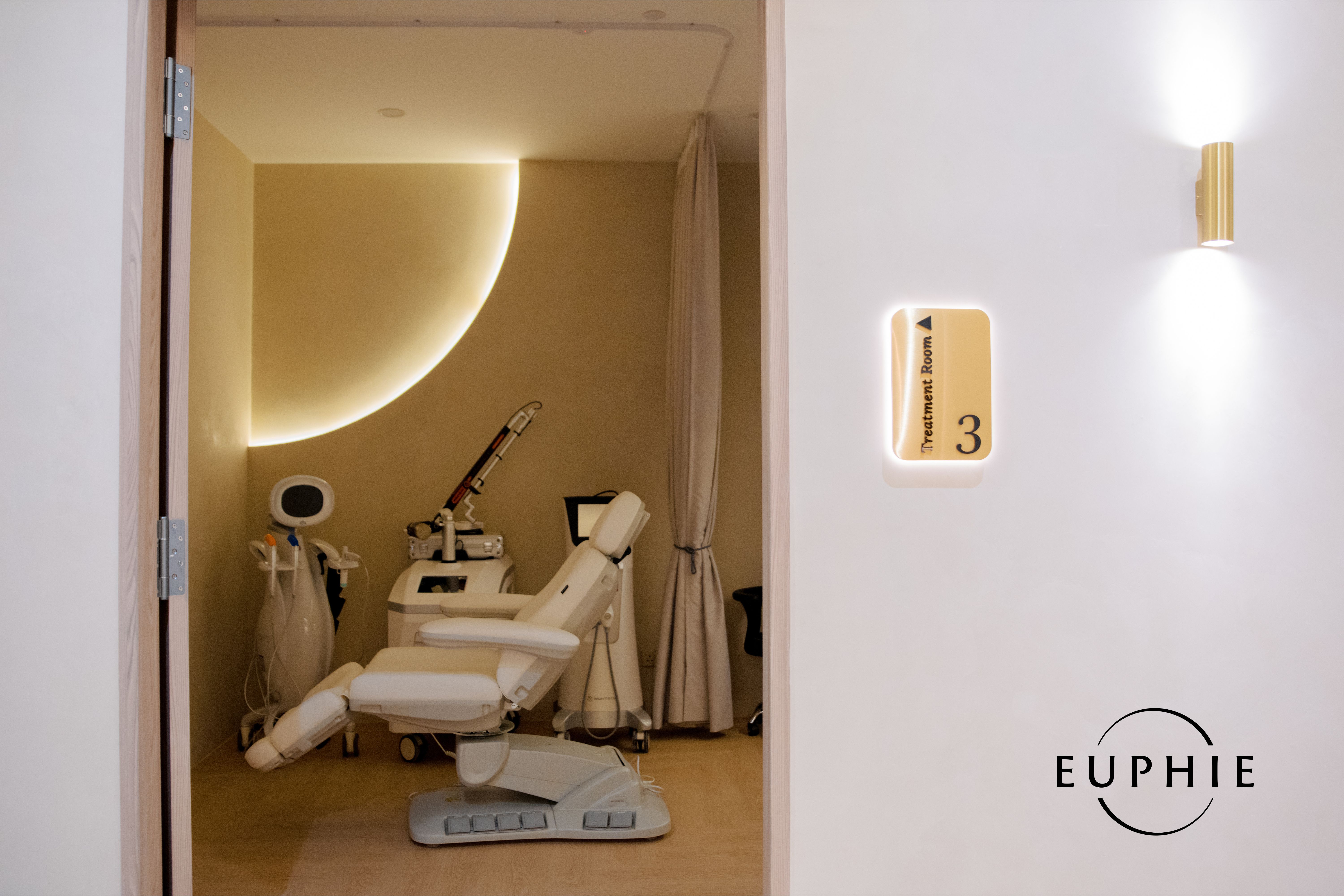 Euphie Clinic and Euphie Skin Solutions Celebrate First Anniversary in Kuala Lumpur 1 Euphie Clinic @ The FIVE, Damansara Heights