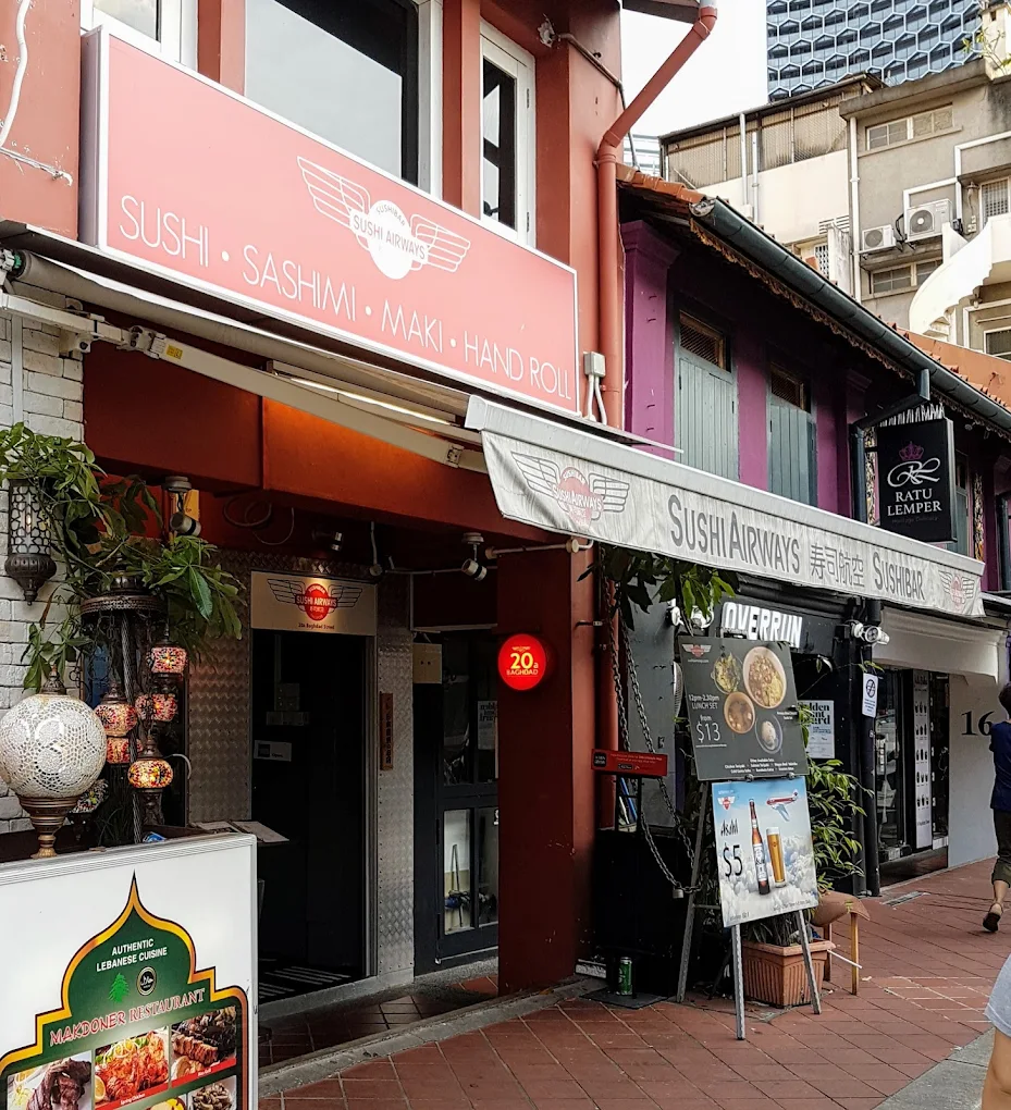 Unique Dining in Singapore: 8 Remarkable Themed Restaurants 2 b6ce6858107892b59ec556e8ae570c1e