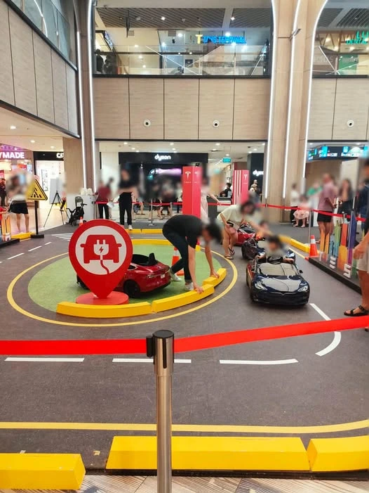 Mini Tesla Rides in Singapore’s Family‑Friendly Malls