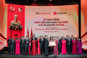 http://Entrepreneur%20Nguyen%20Thi%20Nga%20conferred%20Labor%20Hero,%20BRG%20Group%20and%20SeABank%20awarded%20First-class%20Labor%20Medals