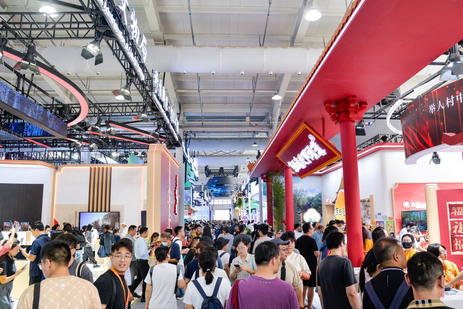 CIFTIS rides new wave of cultural consumption 1 People visit the Cultural & Tourism Service thematic exhibition area of the 2025 China International Fair for Trade in Services (CIFTIS) at Shougang Park in Beijing, capital of China, Sept. 13, 2025. The 2025 CIFTIS opens to the general public from Sept. 13 to 14. Visitors with reservation can access the fair free of charge. (Xinhua/Xu Qin)