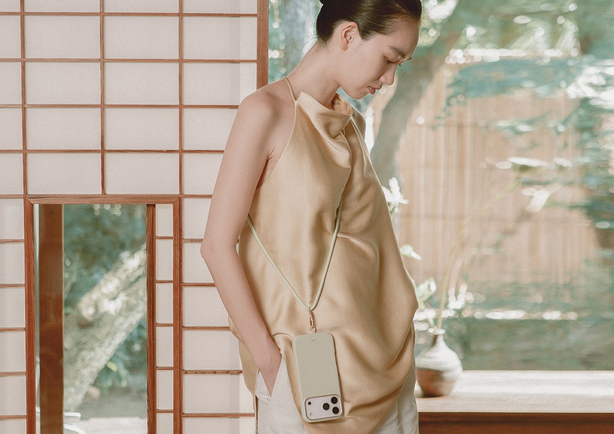 Coehl unveils iPhone 17 cases in soft colours and shimmer for the modern minimalist 3 Mirelle embodies quiet luxury with a refined textured finish, subtle metallic accents, and a matching lanyard for timeless elegance.