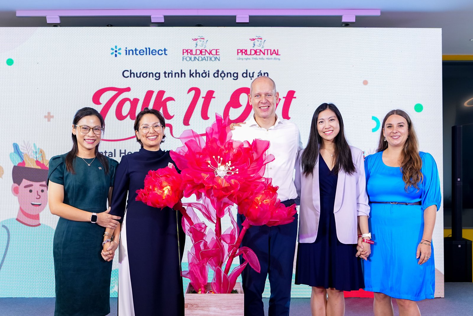 Prudential and Prudence Foundation Provide Free Mental Health Support to Vulnerable Communities 2 Arjan Toor, CEO, Health, Prudential plc (third from right) and Diana Guzman, Chair of Prudence Foundation and Chief Sustainability Officer, Prudential plc (second from left) at the launch of Talk It Out in Vietnam