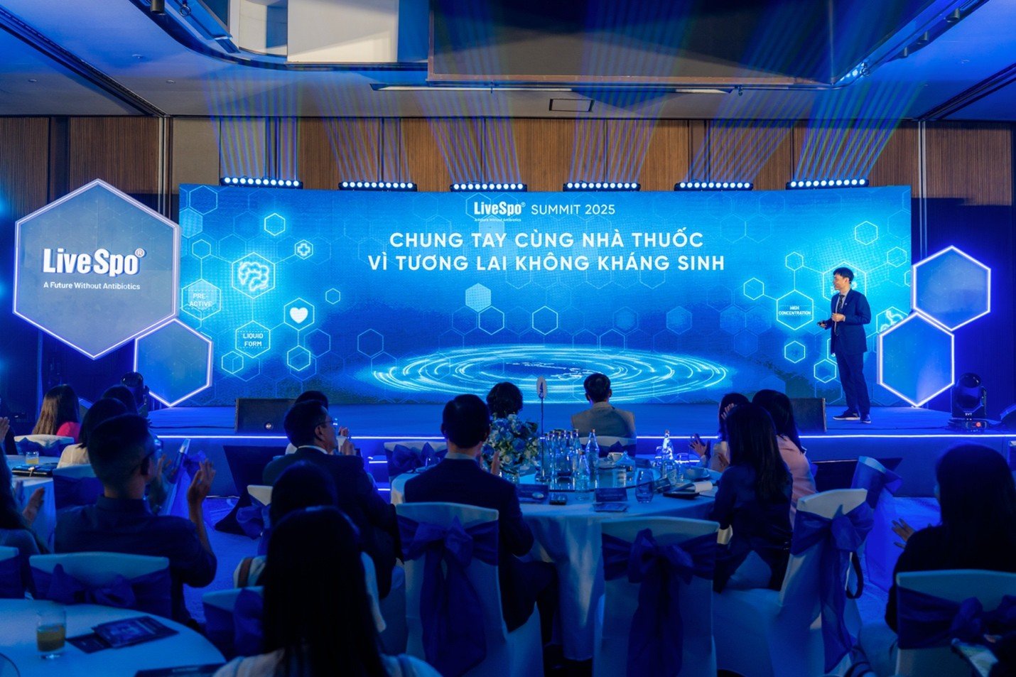 LiveSpo and the Pharmacy Community Advance Solutions to Reduce Antibiotics Abuse 1 LiveSpo Summit 2025, themed “Collaborating with the Pharmacy Community for a Future Without Antibiotics,” held on November 26 in Ho Chi Minh City (Source: LiveSpo).