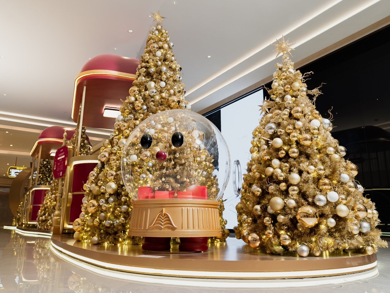 This Winter, ‘Gift Yourself Extraordinary’ – at Galaxy Macau – and Discover the Luxury Resort’s Biggest Winter Edition Ever 2 The Festive Five, Galaxy Macau’s lovable winter mascots, escort guests on a journey throughout Asia’s award-winning luxury resort. Touching all with heartwarming fun and showering gifts, prizes and rewards along the way.