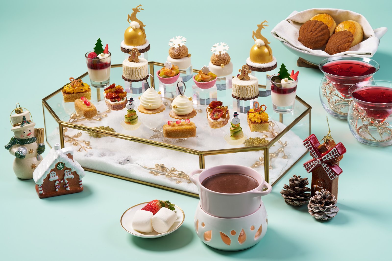 This Winter, ‘Gift Yourself Extraordinary’ – at Galaxy Macau – and Discover the Luxury Resort’s Biggest Winter Edition Ever 6 This winter, embark on a festive culinary journey at Galaxy Macau and StarWorld Hotel.