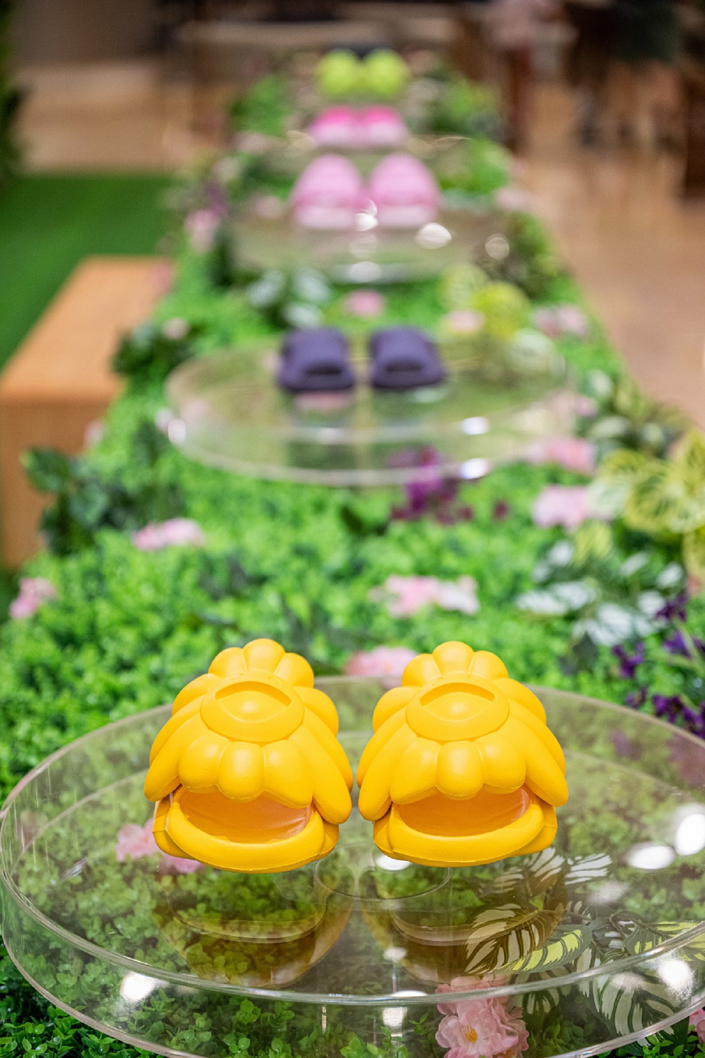 Takashi Murakami’s Ohana Hatake Unleashes a Floral Fantasy: "Field of Flowers" Lands at Pacific Place 2 Global Debut of Four Vibrant New Colourways of Ohana Full-Bloom and Surippa Ohana