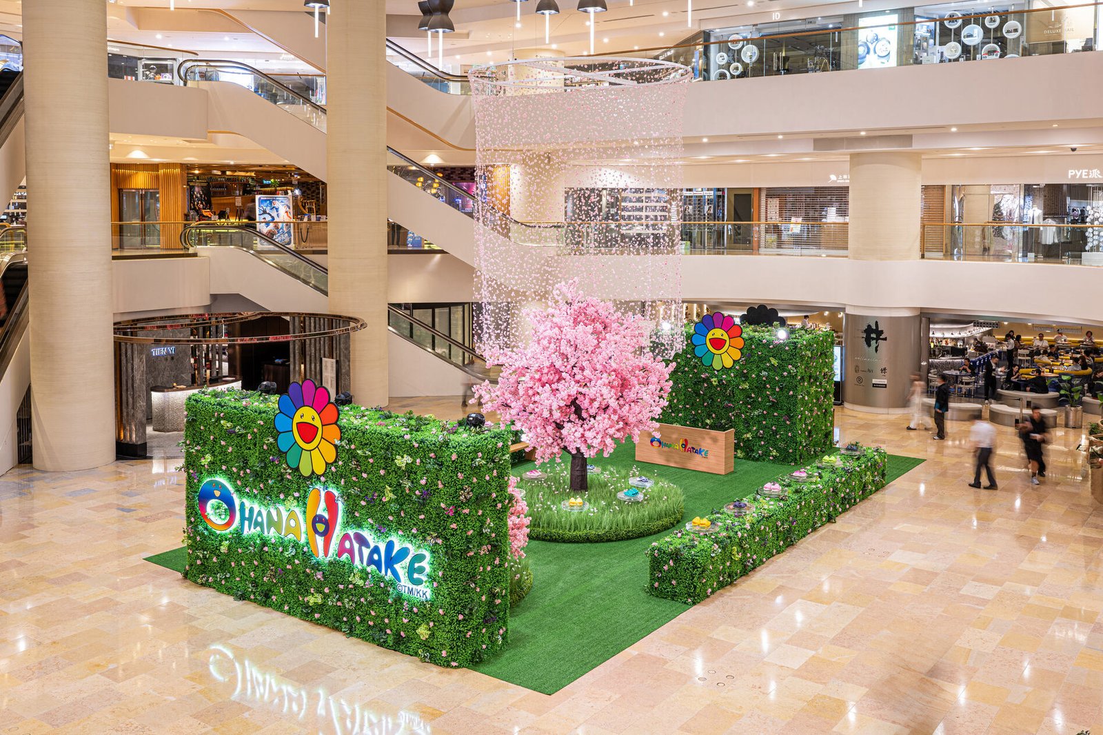 Takashi Murakami’s Ohana Hatake Unleashes a Floral Fantasy: "Field of Flowers" Lands at Pacific Place 1 Pacific Place Field of Flowers The first-ever Takashi Murakami’s Ohana Hatake pop-up in Hong Kong