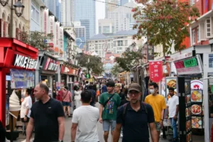 http://Real%20Wage%20Growth%20in%20Singapore%20Surges%20in%202025