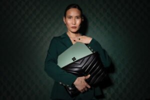 http://GLM%20Launches%20Essential%20Clutch%20&ndash;%20Limited%20Edition%20to%20Complement%20Microsoft%20Surface%20Laptop,%2013.8-inch