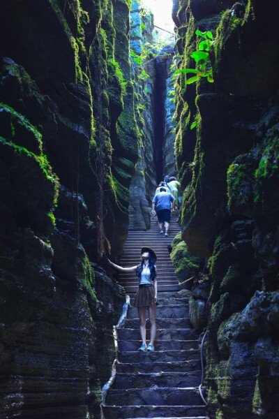 Enshi Suobuya Stone Forest in China Launches Rich Cultural Experiences to Welcome Southeast Asian Tourists